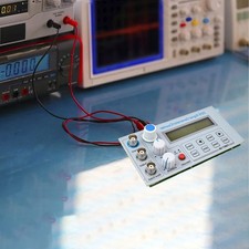 Générateur de signal double canal avec restrictions de ligne de fréquence inf