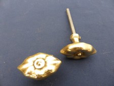 2 petites poignées laiton