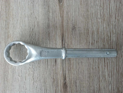 Clé polygonale contrecoudée