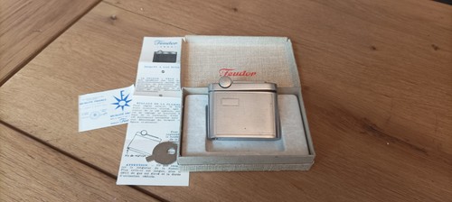 Briquet feudor dans son - briquet,