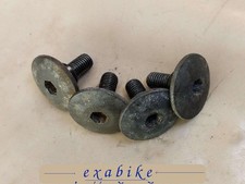 vis de couvre culasse pour