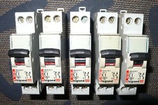 DISJONCTEUR BIPOLAIRE