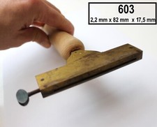 Composteur bronze JB Alivon Paris - police de caractère 603 cuir outil dorure