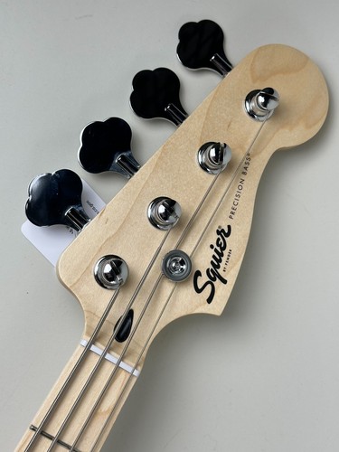 Squier fender sonic - by,