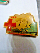 PIN'S  CROIX ROUGE      /  VAR