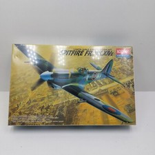 1/48 Academy 2161 maquette avion Spitfire Fr.Mk.XIV e