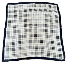 Foulard Burberry soie 100 %