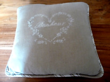 1 Coussin récent Shabby chic brodé bonheur  dans un coeur