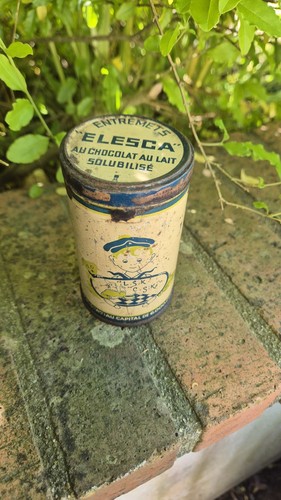 Ancienne boîte métal