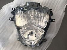 UN FEU PHARE OPTIQUE AVANT