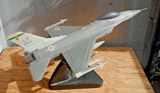 F-16 Fighting Falcon 1/32 USAF