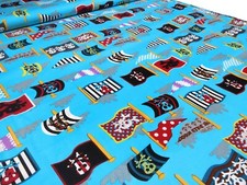 Tissu coton popeline pirates drapeaux turquoise bleu rouge noir et blanc colo...