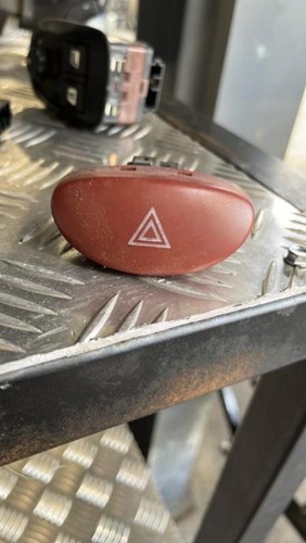 Bouton warning peugeot - de,