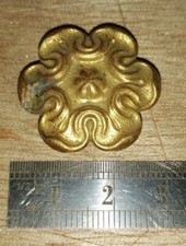 Ancien cache clou piton en laiton doré forme fleur tableau  cadre