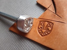 Tampon en cuir aluminium Lys