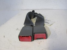 Attache ceinture arriere