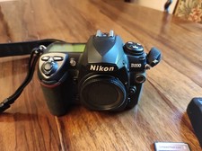 Nikon D200 10,2 Mp, 24k