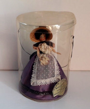 Poupée de collection " LA