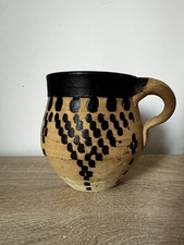 Terracotta pot. Pot en terre