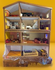 Grande Maison De Poupée