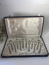 Art de la table - SFAM Orfèvrerie - 12 cuillères à café en métal argenté