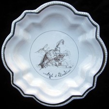 Assiette drageoir en faïence