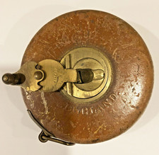  TREBLE ENGLAND  ANCIEN  DECAMETRE CUIR LAITON RUBAN 10 MÈTRES .