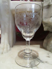 8 anciens verres à vin