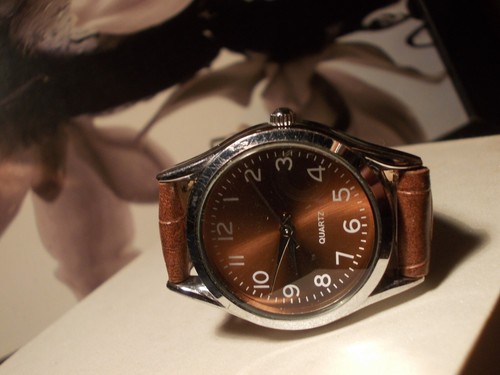 Montre femme très simple