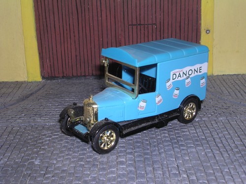 Bull nose morris van - van, corgi