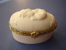 BOITE A PILULES OVALE, PILULIER EN PORCELAINE D'ART, Voir Motif .