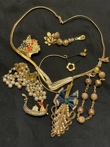 Lot bijoux fantaisie - lot,
