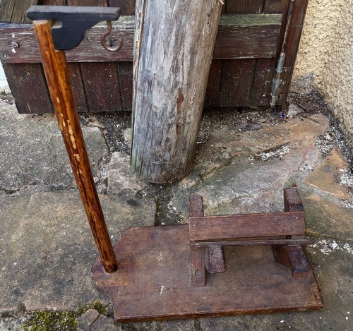 Ancien petit meuble - , d'artisan