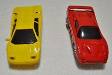 2 VOITURES ( jaune et rouge ) POUR CIRCUIT AUTO / Marque ? / Non testées