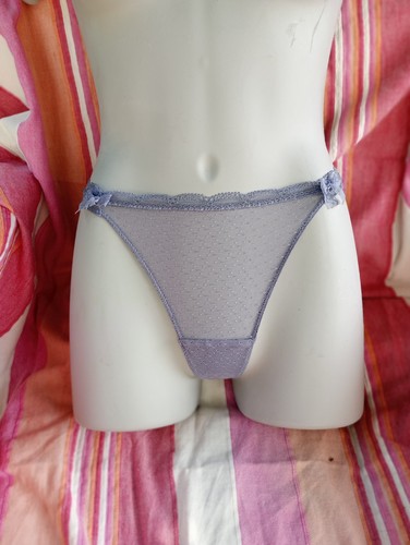 String bleu dentelles - string,