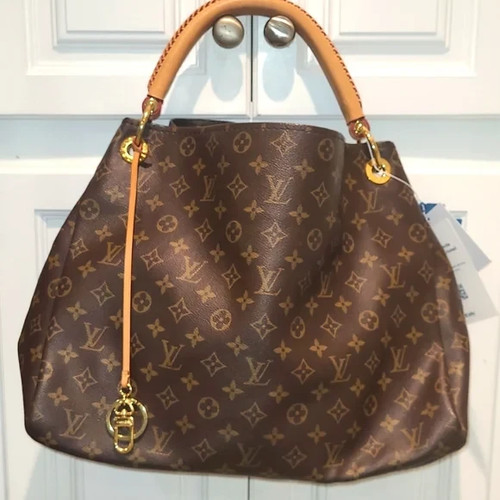 Louis vuitton artsy with a - louis,