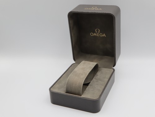 Presque comme neuf - , omega
