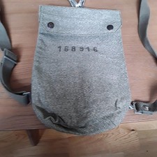 Ancienne housse - étui militaire pour masque à gaz de l'armée suisse
