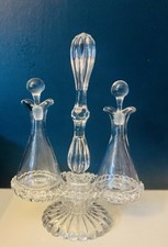 Huilier vinaigrier en cristal moulé – signé SGDG Lyon – Art Déco