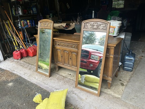 Armoire 19 w - armoire:41”l, 56”h,