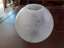 BOULE LAMPE A PETROLE ANCIENNE