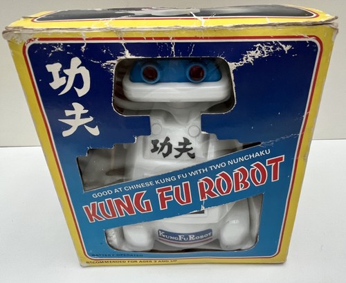 Kung robot avec nunchaku 19 - fu,