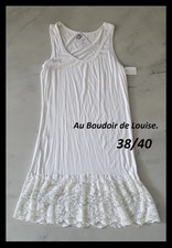 Font de robe blanche, base