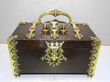 -JOLI COFFRET A BIJOUX BOIS