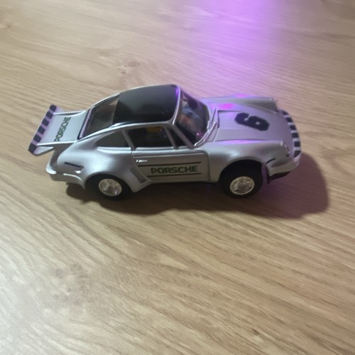 Porsche slot car - car, voiture