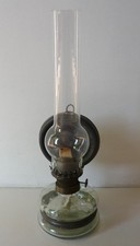 Lampe à pétrole murale en verre fin XIXe