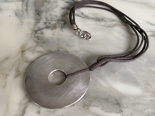 Collier avec imposant