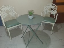 ensemble table et chaises de jardin