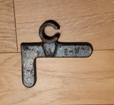 Équerre-verrou en acier (Méhari ?)