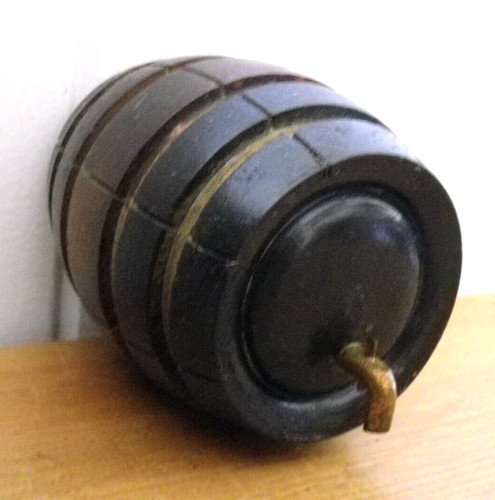 Ancienne tirelire forme de - tirelire,